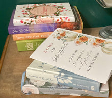 Cargar imagen en el visor de la galería, D.D. 21 Days to Gratitude Devotional Journal - Digital Download