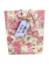 Load image into Gallery viewer, Valentines Gift Tags based on the 5 Senses - physical product
