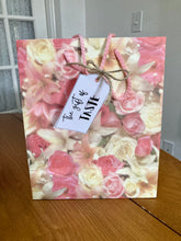 Load image into Gallery viewer, (DD) Valentines Gift Tags based on the 5 Senses - digital download
